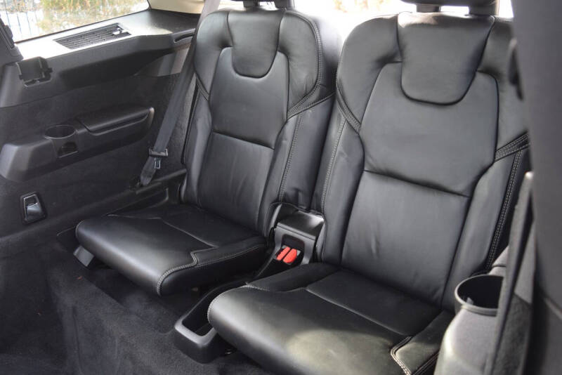 2022 Volvo XC90 T6 Inscription 6-Passenger