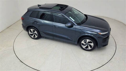 2025 Audi Q6 e-tron quattro Premium Plus