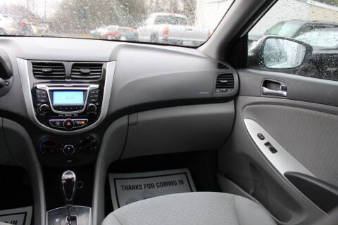 2012 Hyundai Accent SE