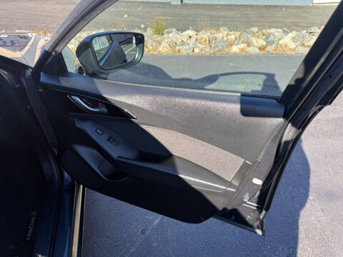 2016 Mazda MAZDA3 i Sport