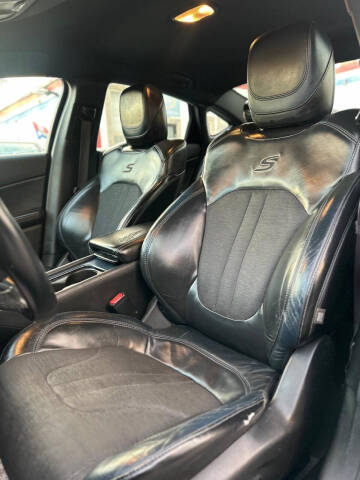 2015 Chrysler 200 S