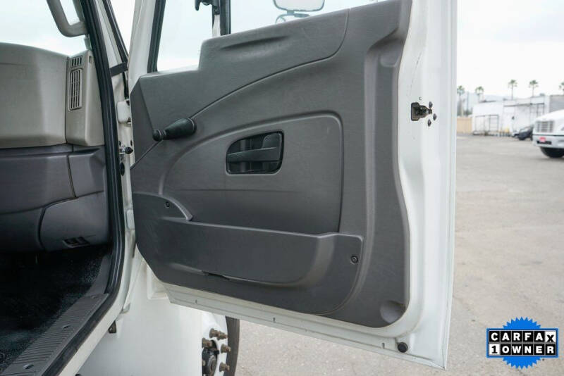 2019 International DuraStar 4300