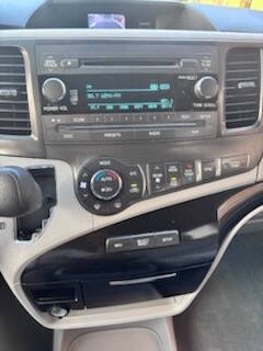 2014 Toyota Sienna LE 7-Passenger