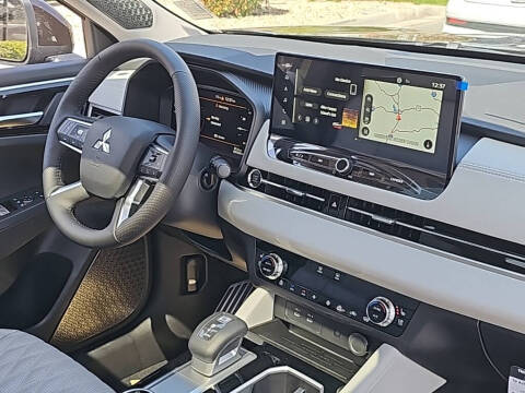 2025 Mitsubishi Outlander SEL Platinum Edition