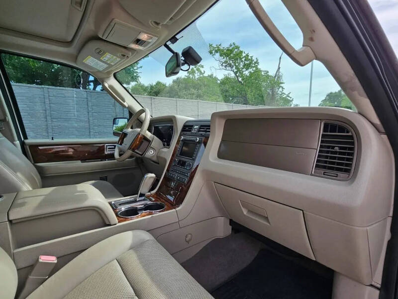 2012 Lincoln Navigator L