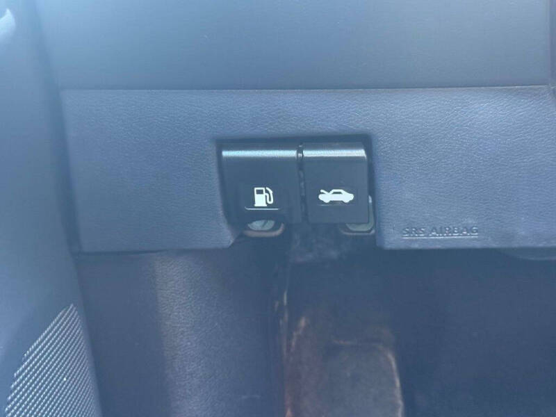 2021 Nissan Versa SR