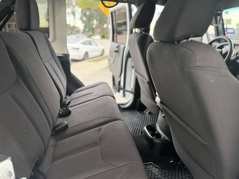 2015 Jeep Wrangler Unlimited Sport