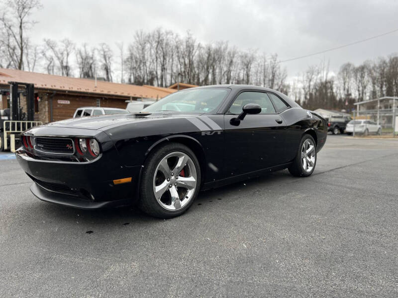 2012 Dodge Challenger R/T's photo