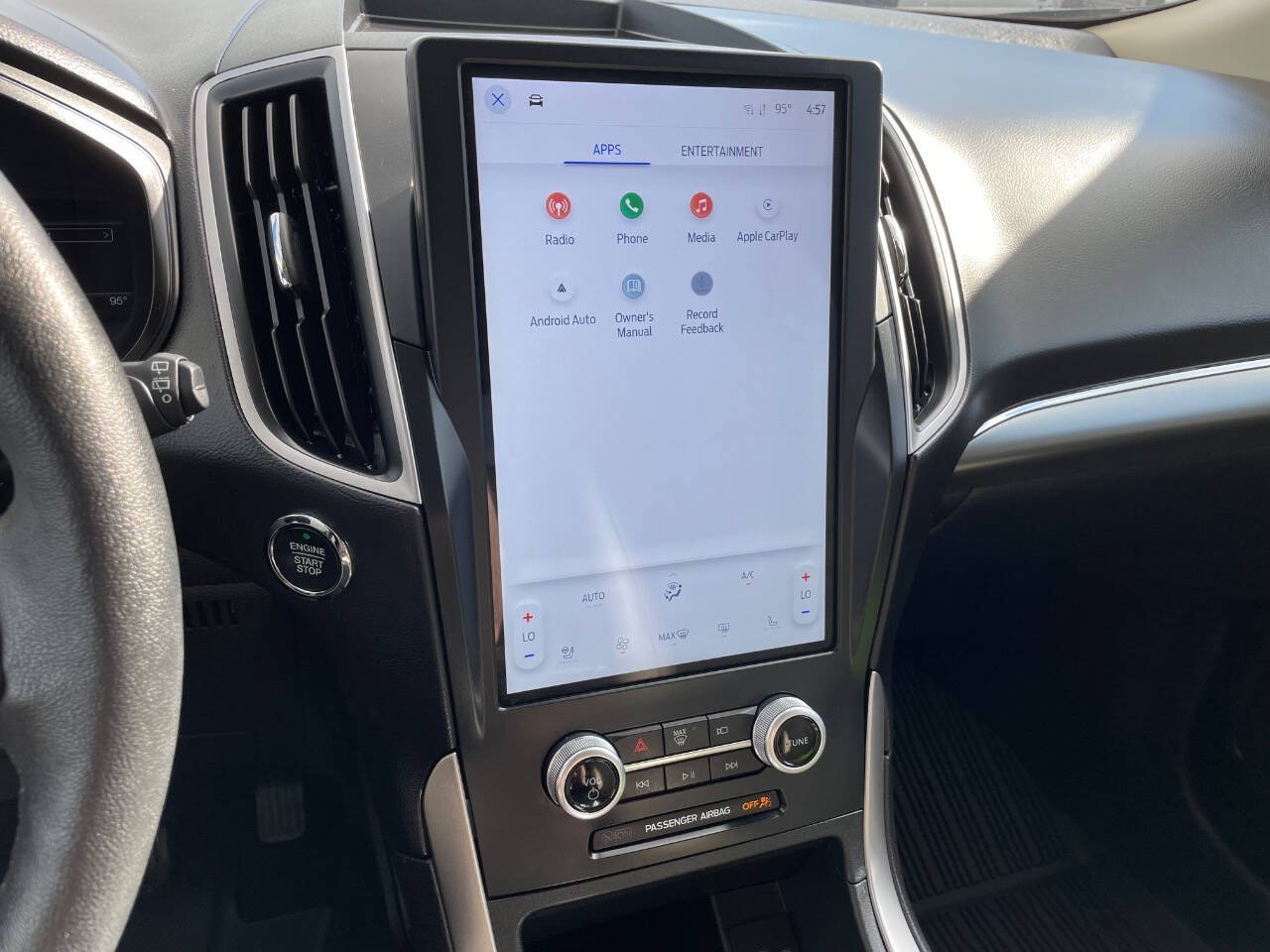 2022 Ford Edge SEL photo 18