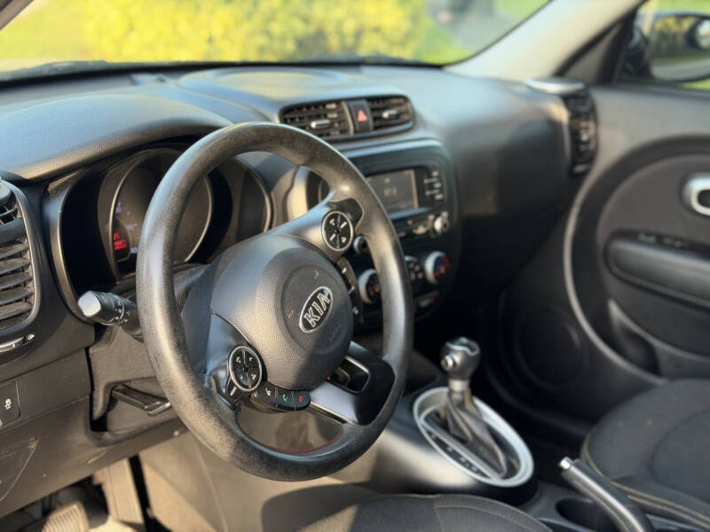 2016 Kia Soul +