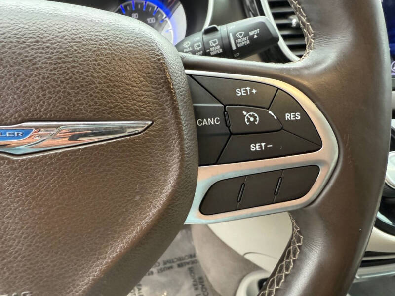 2017 Chrysler Pacifica Touring-L
