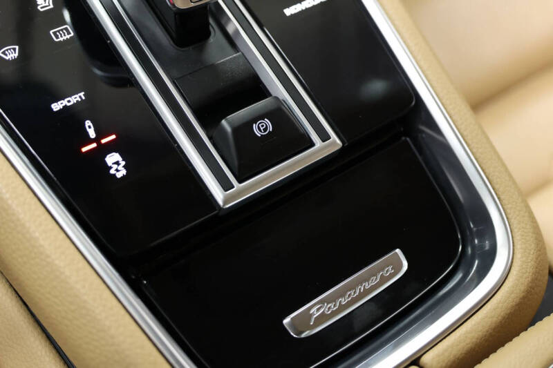 2018 Porsche Panamera