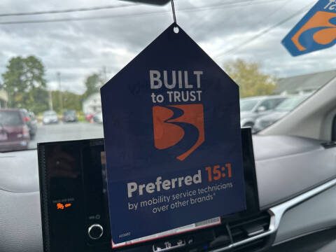 2025 Toyota Sienna LE 8-Passenger