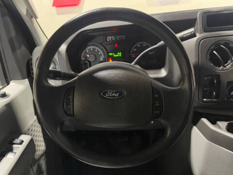 2014 Ford E-Series E-350 SD XLT