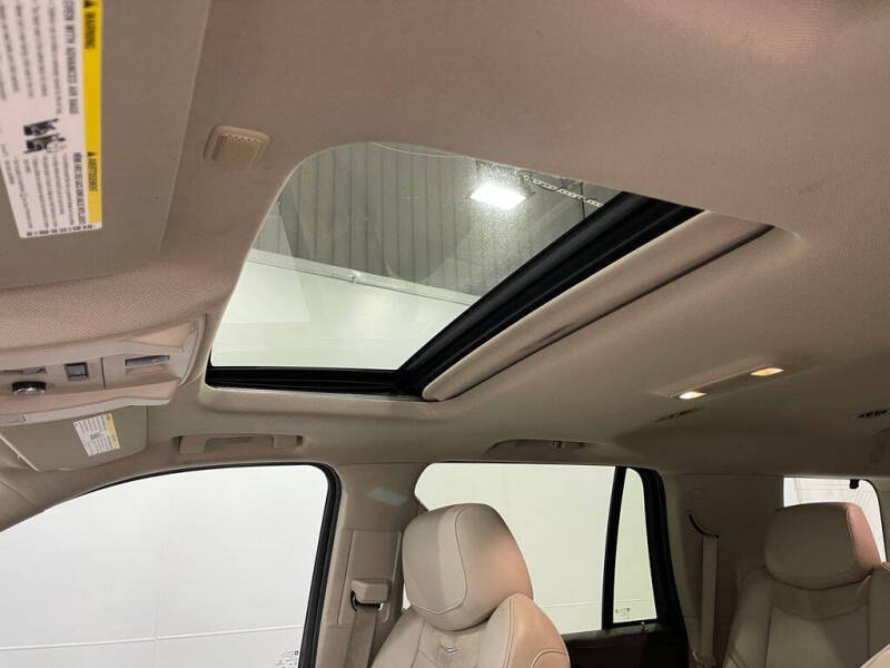 2016 Cadillac Escalade Luxury Collection