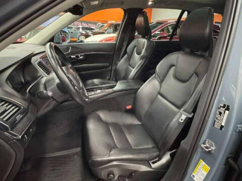 2020 Volvo XC90 T5 Momentum