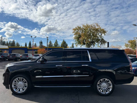 2018 Cadillac Escalade ESV Luxury