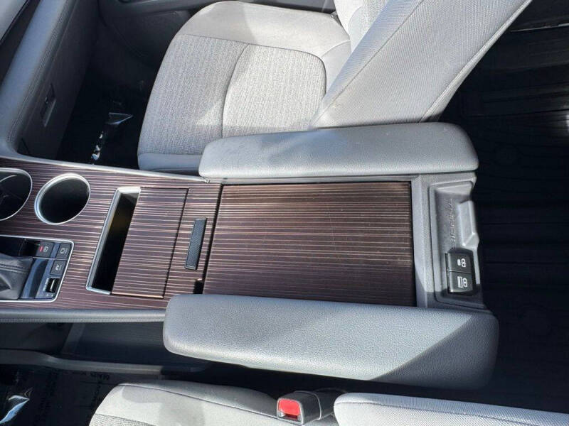 2021 Toyota Sienna LE 8-Passenger