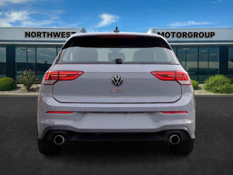 2022 Volkswagen Golf GTI SE