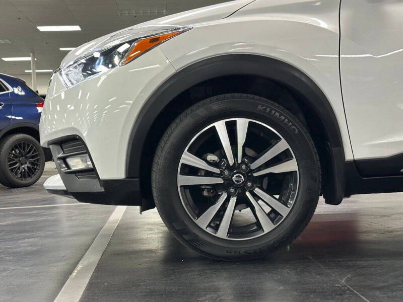 2020 Nissan Kicks SR