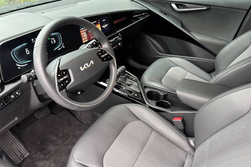 2025 Kia Niro EX