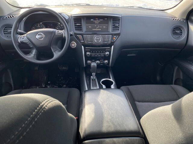 2020 Nissan Pathfinder S