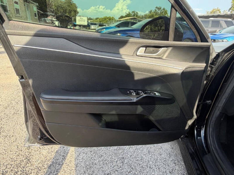 2023 Kia K5
