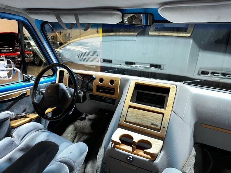 1993 Chevrolet Chevy Van 2