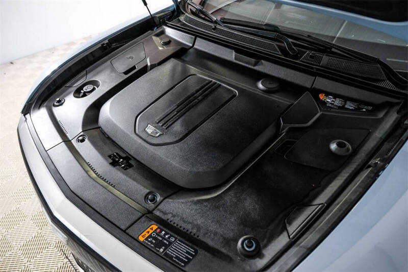 2024 Cadillac LYRIQ Luxury 1