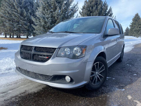 2018 Dodge Grand Caravan for sale at BELOW BOOK AUTO SALES in Idaho Falls ID