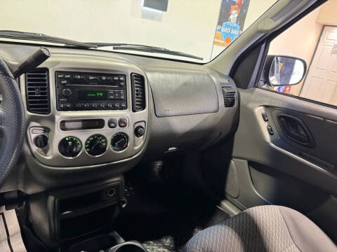 2003 Ford Escape XLT Popular 2