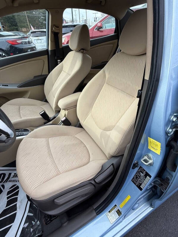 2013 Hyundai Accent GLS