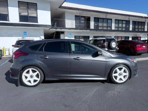 2017 Ford Focus ST