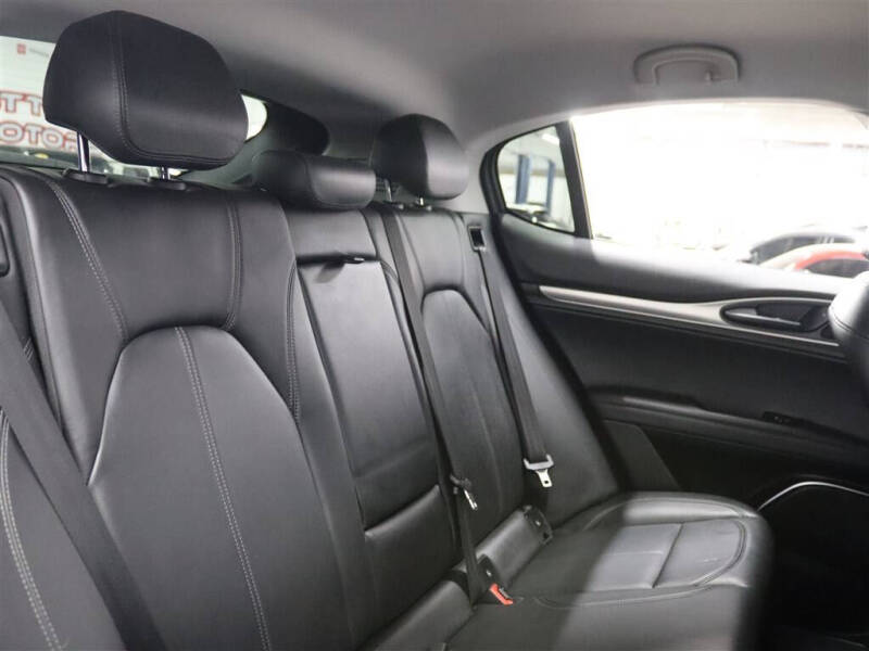 2018 Alfa Romeo Stelvio Sport