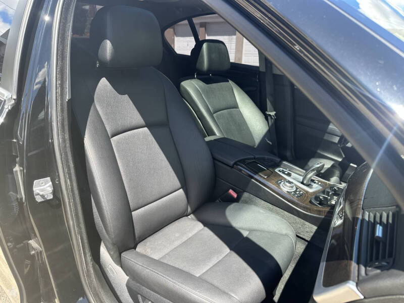 2013 BMW 5 Series 528i xDrive