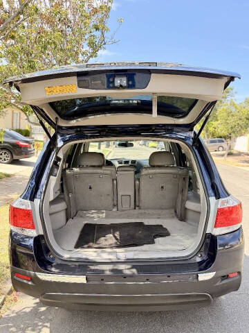 2011 Toyota Highlander SE