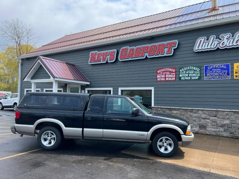1999 Chevrolet S-10 for sale at KEV'S GASPORT AUTO SALES AND SERVICE, INC in Gasport NY