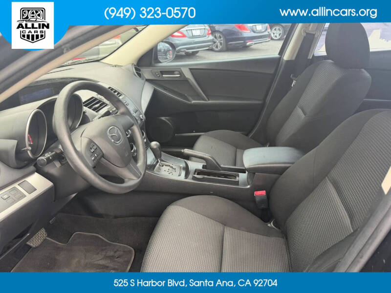 2013 Mazda MAZDA3 i SV