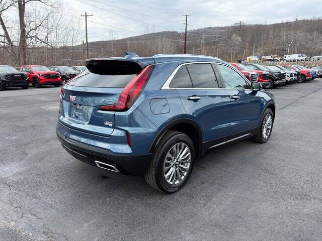 2024 Cadillac XT4 Premium Luxury