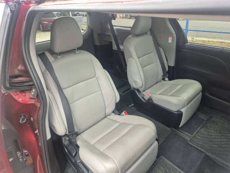 2017 Toyota Sienna Limited 7-Passenger