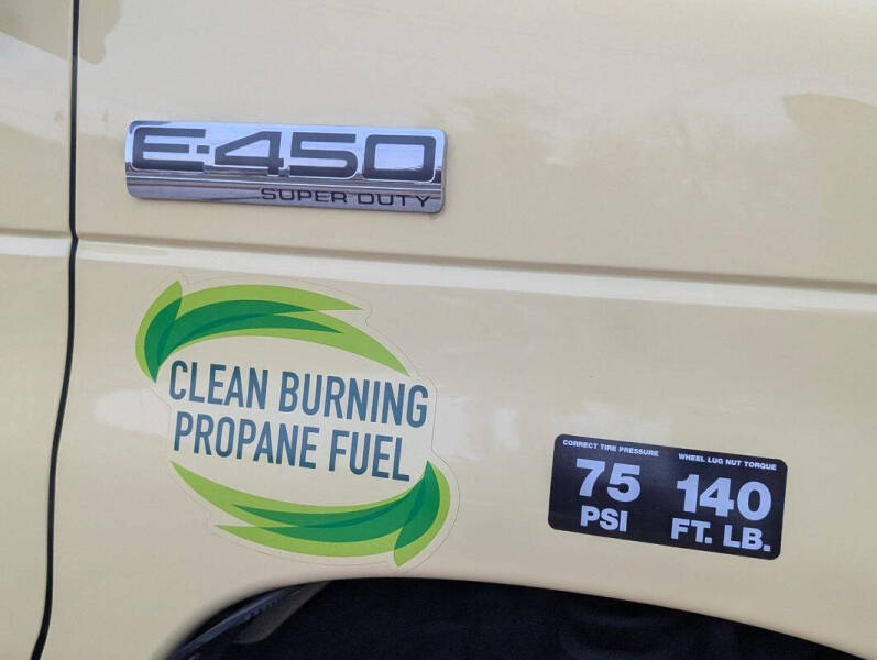 2021 Ford E-Series E-450 SD