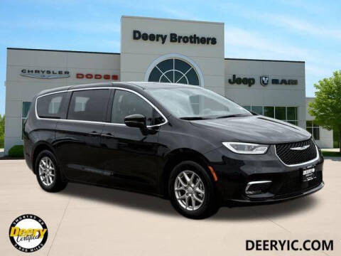 2025 Chrysler Pacifica Select