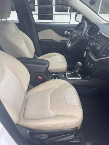 2015 Jeep Cherokee Sport