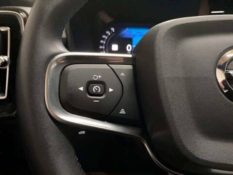 2025 Volvo XC40 B5 Plus Dark Theme
