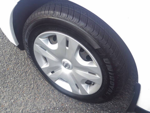 2010 Nissan Versa 1.8 S