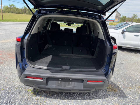 2022 Nissan Pathfinder SV