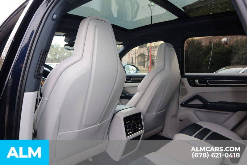 2023 Porsche Cayenne S Platinum Edition