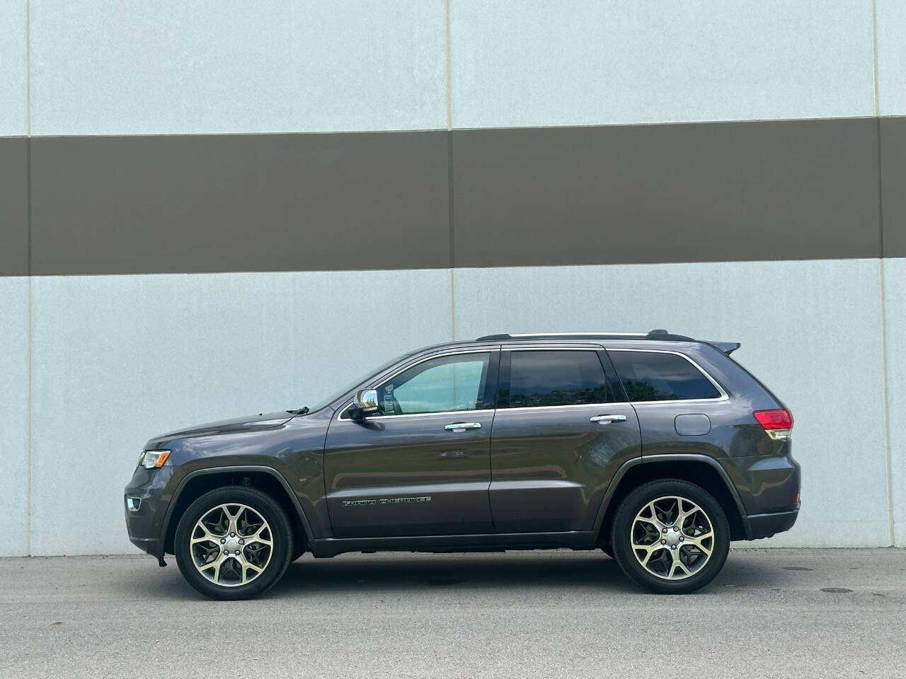 2019 Jeep Grand Cherokee for sale at Phoenix Motor Co in Romulus, MI