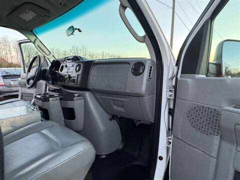2011 Ford E-Series E-350 SD