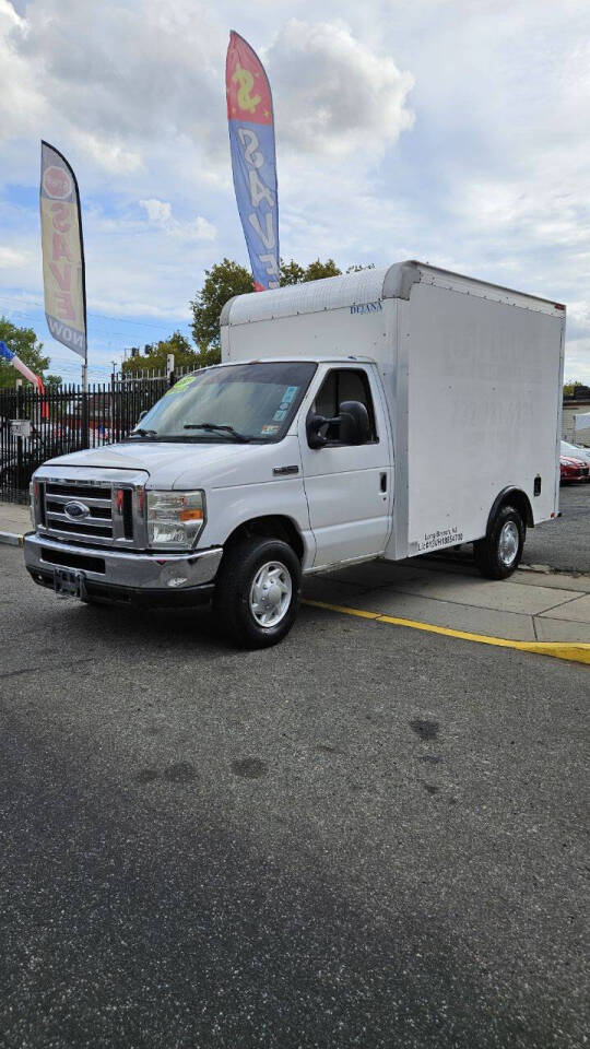 2008 Ford Econoline's photo